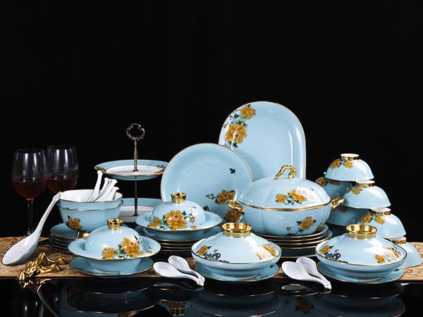 68頭淺藍(lán)夫人瓷¥26,800.00